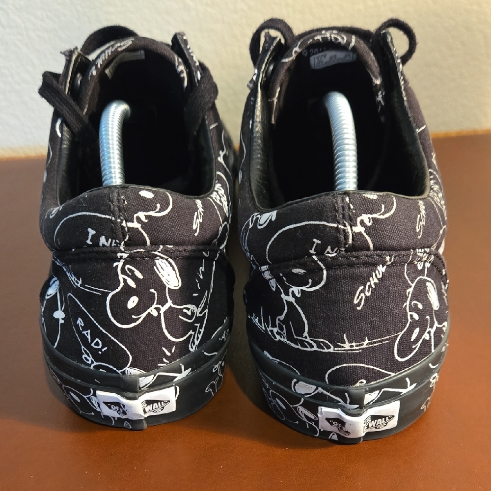 Vintage Vans‎ Black and White 2017 Peanuts Cartoon Print Sneakers - Picture 6 of 10